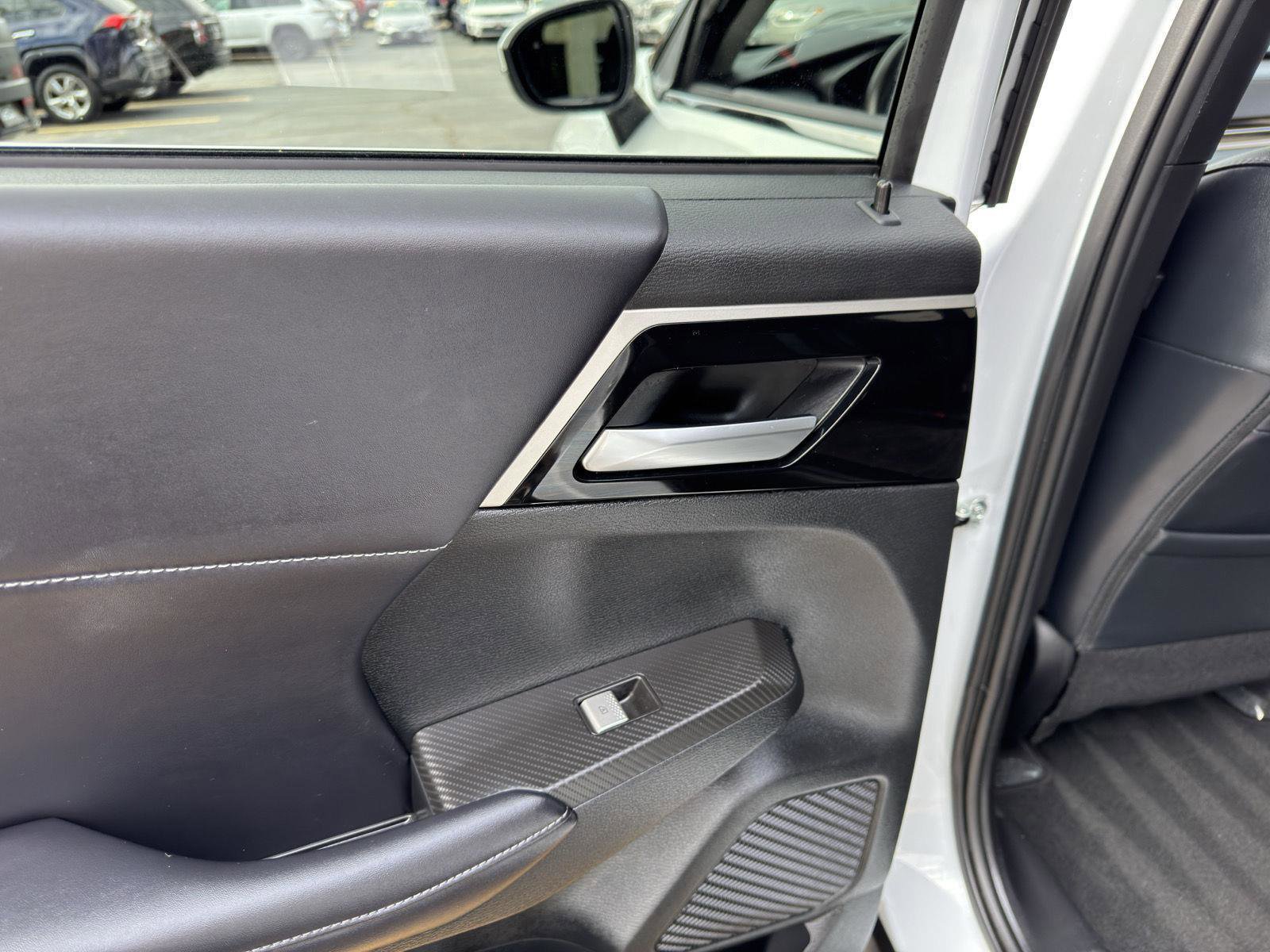 Used 2024 Mitsubishi Outlander SE image 31