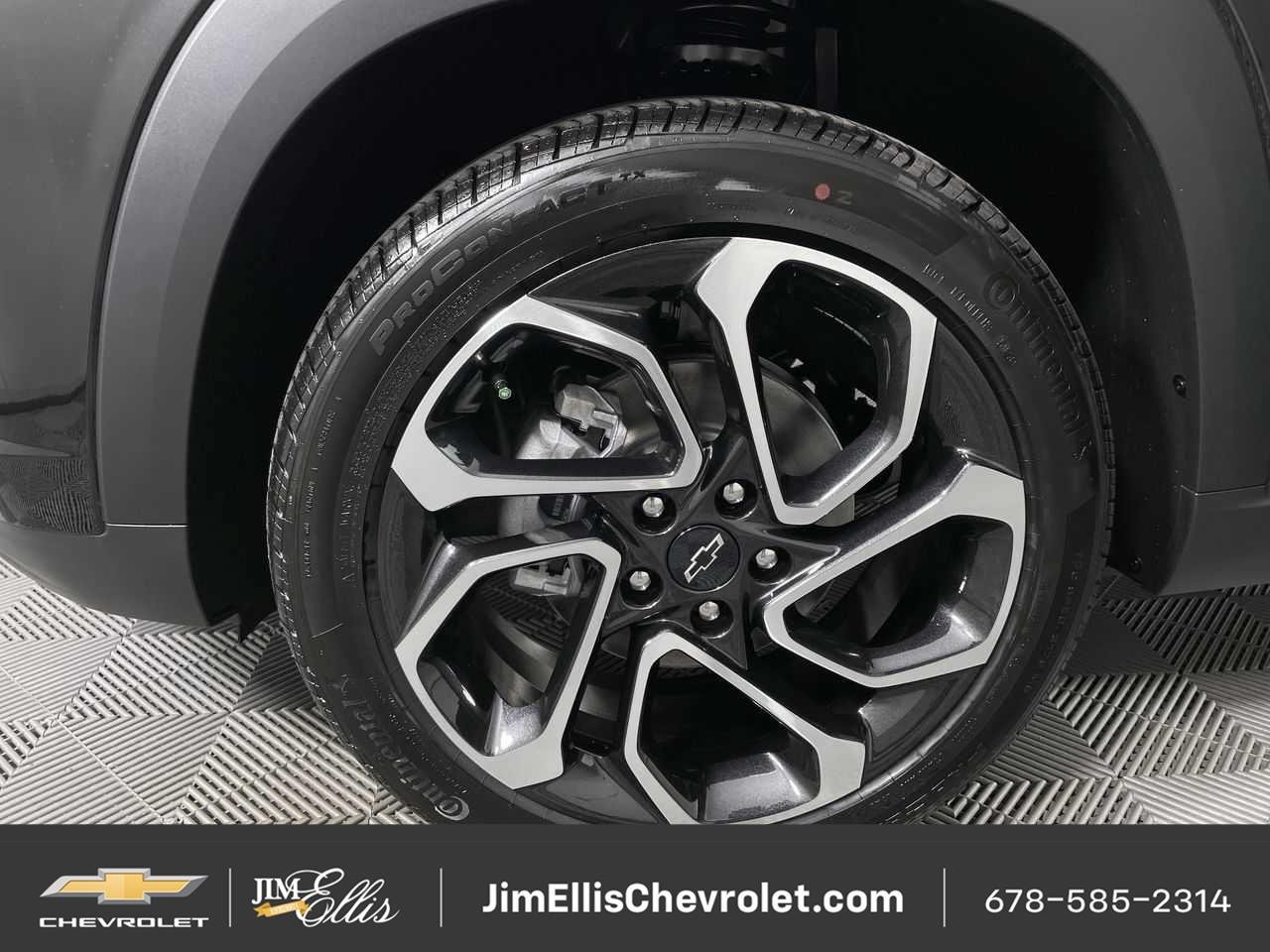 Certified 2025 Chevrolet Trax RS w/ Sunroof Package FWD image 31