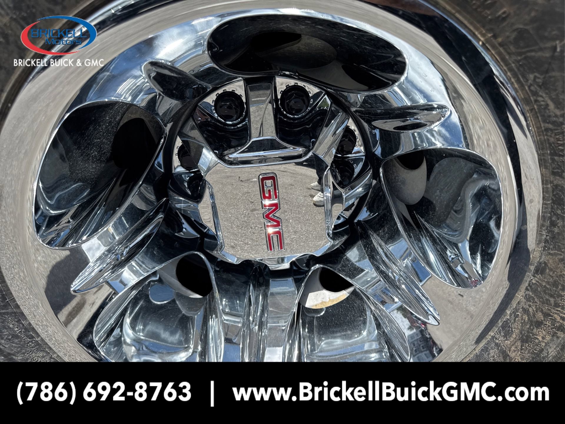 New 2025 GMC Sierra 3500 SLT w/ SLT Convenience Package image 13