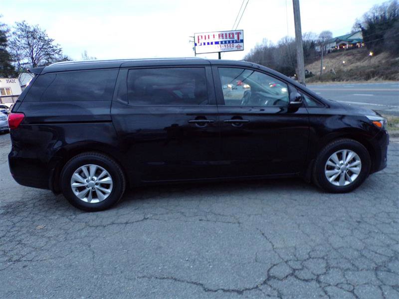 Used 2015 Kia Sedona LX image 11