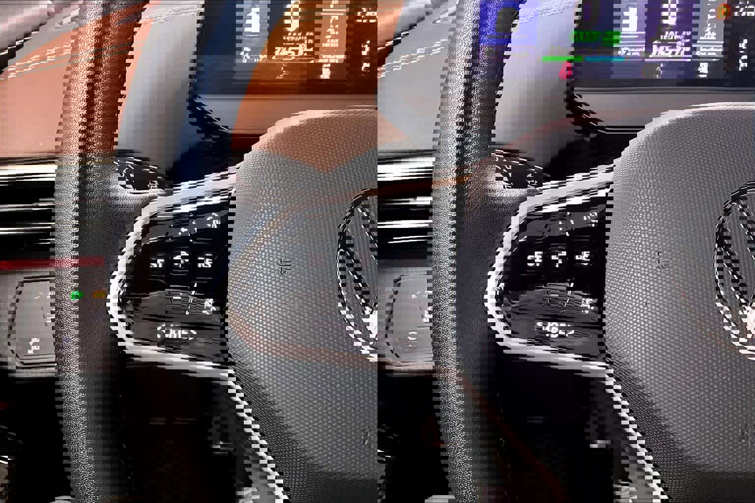 Used 2023 Volkswagen ID.4 Pro image 21