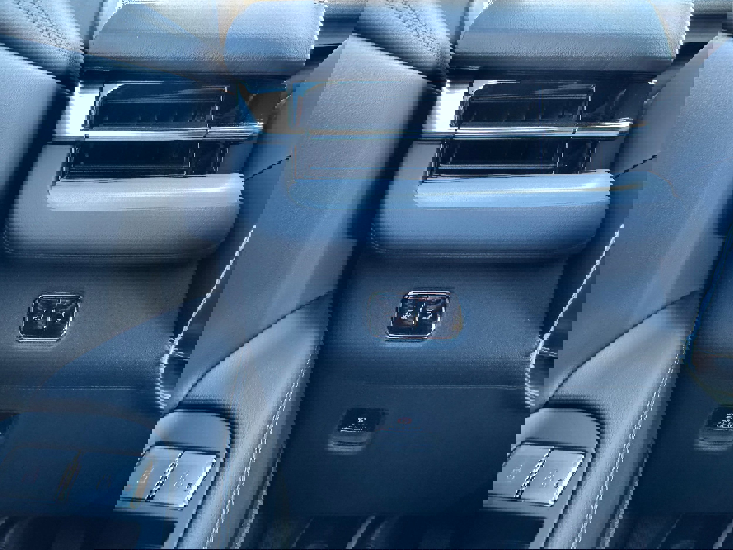 New 2025 Lincoln Navigator L Reserve w/ Jet Appearance Package image 43