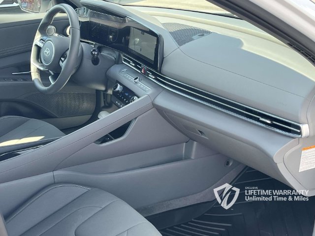 Certified 2025 Hyundai Elantra SEL FWD image 26