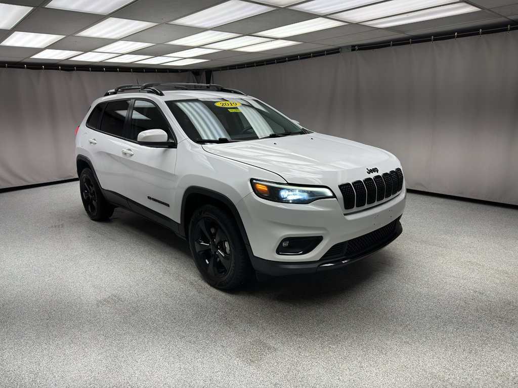 Used 2019 Jeep Cherokee Latitude Plus AWD/4WD image 5