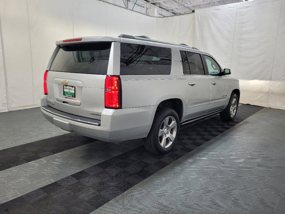 Used 2019 Chevrolet Suburban Premier AWD/4WD image 9