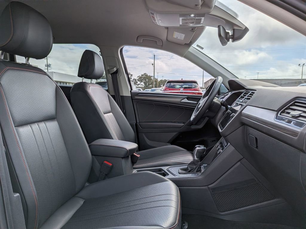 Used 2024 Volkswagen Tiguan Wolfsburg Edition image 31