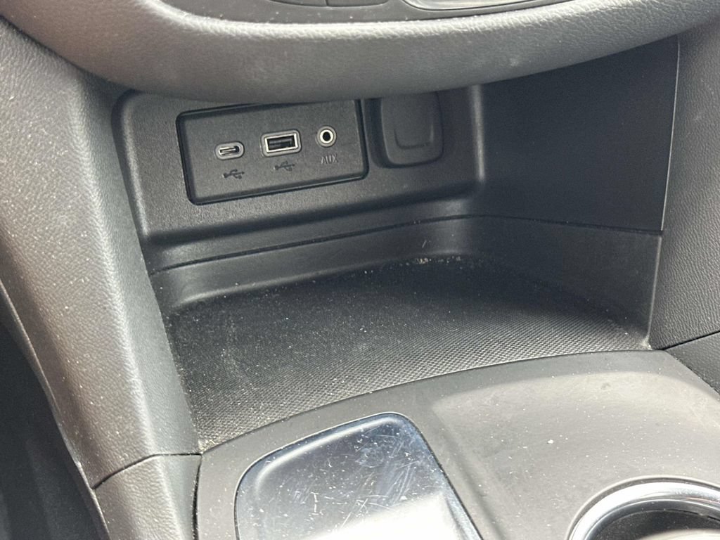 Used 2021 Chevrolet Equinox LT FWD image 27