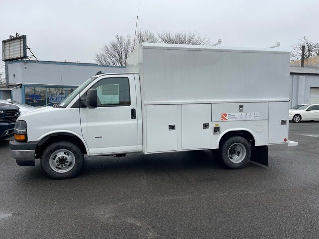 New 2026 Chevrolet Express 3500 w/ Power Convenience Package RWD image 4