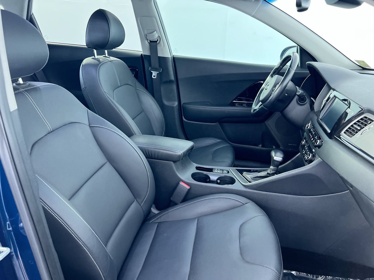 Used 2019 Kia Niro Touring FWD image 24