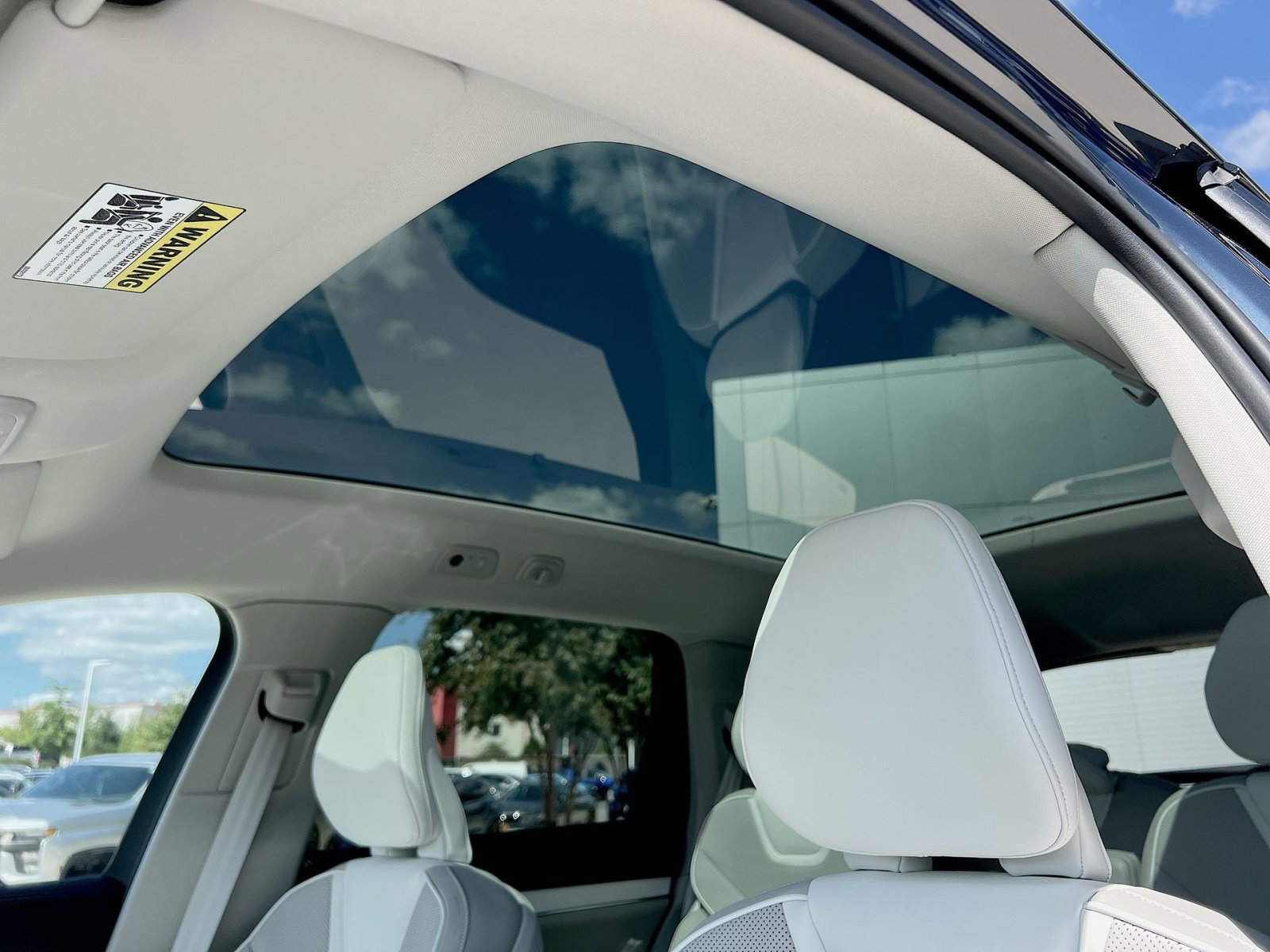 New 2025 Volvo EX90 Plus image 24