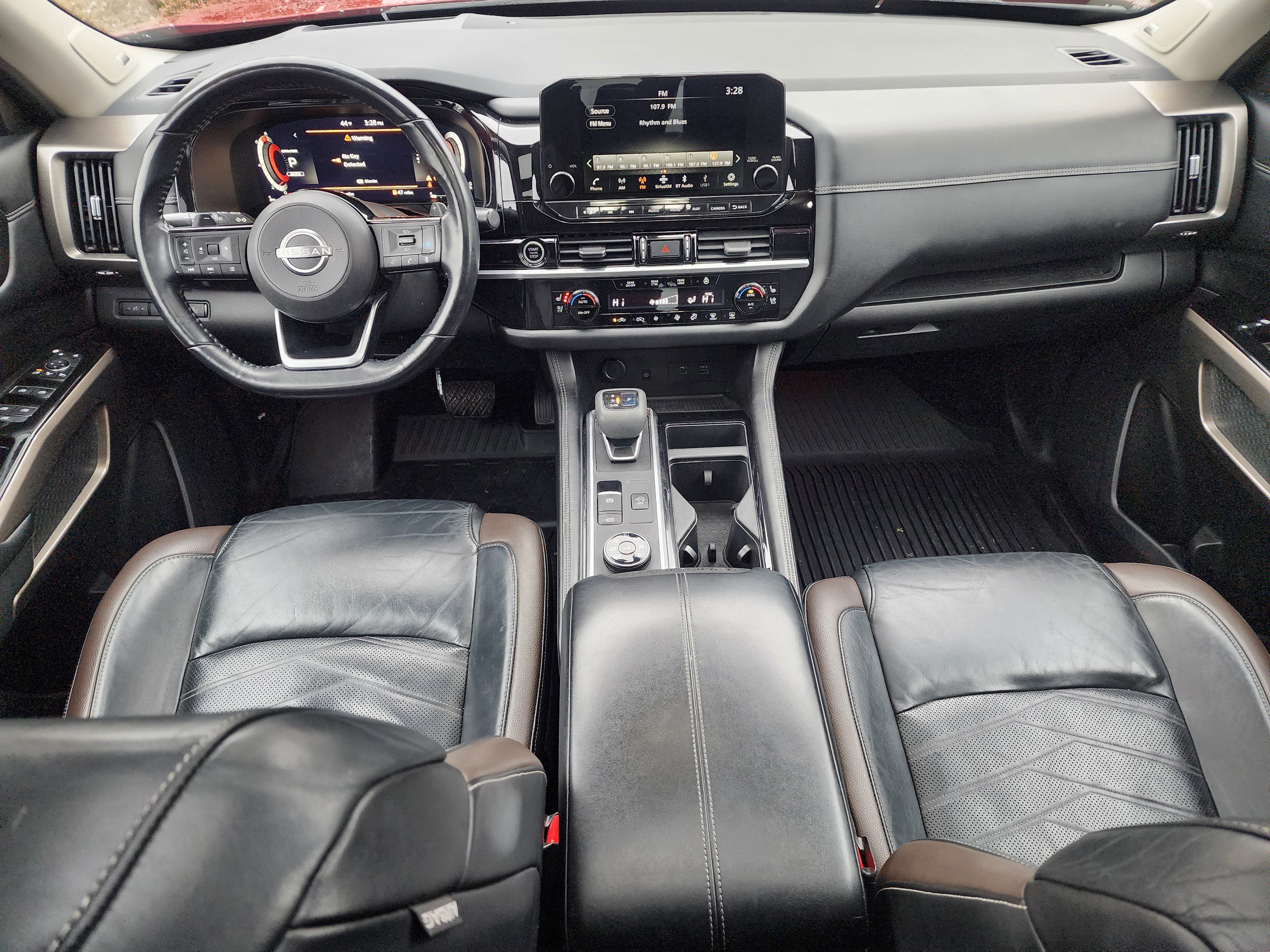 Used 2022 Nissan Pathfinder Platinum w/ Cargo Package image 18