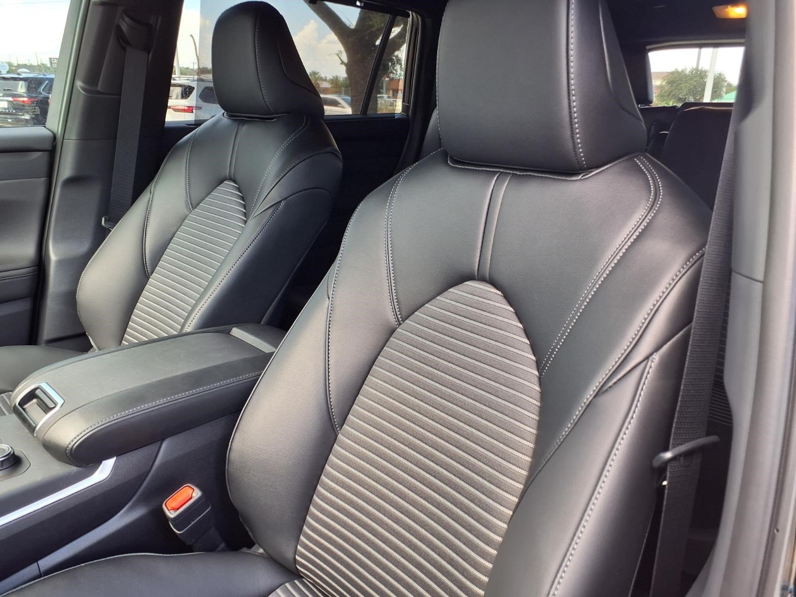 New 2026 Toyota Highlander XSE AWD/4WD image 13