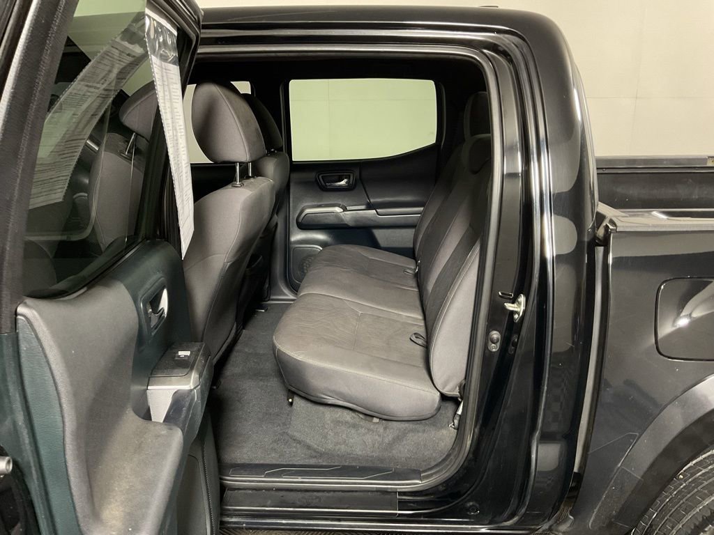 Used 2016 Toyota Tacoma TRD Sport image 30