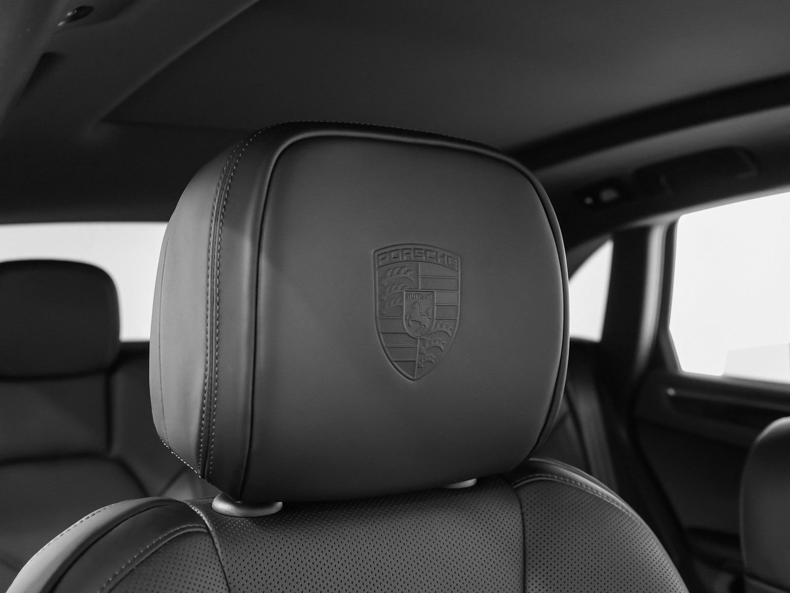 New 2026 Porsche Macan Turbo image 24