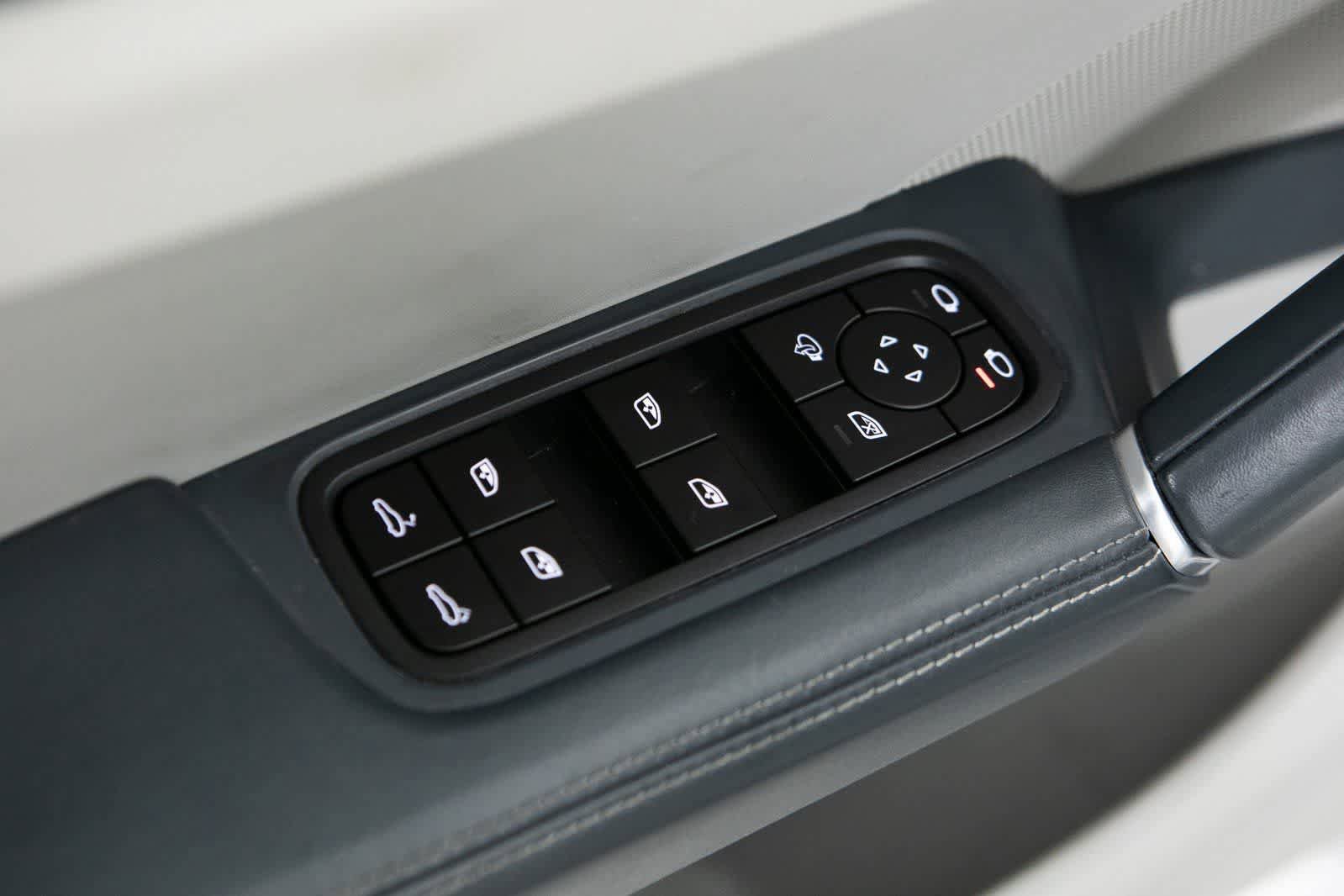 Certified 2023 Porsche Cayenne GTS image 18