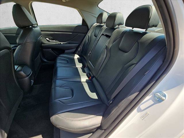Used 2024 Hyundai Elantra Limited FWD image 18