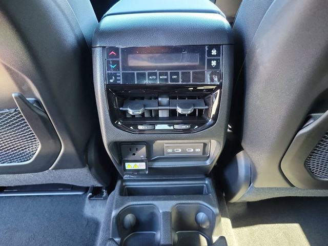 New 2026 Jeep Grand Cherokee L Limited AWD/4WD image 10