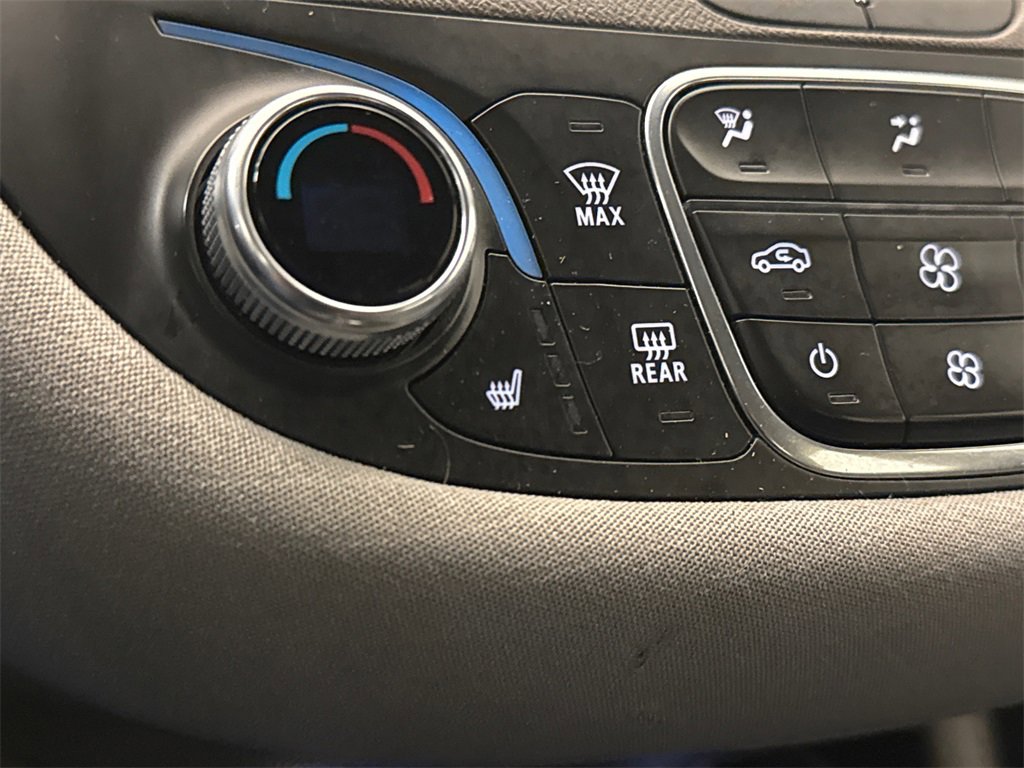 Used 2021 Chevrolet Malibu LT image 24