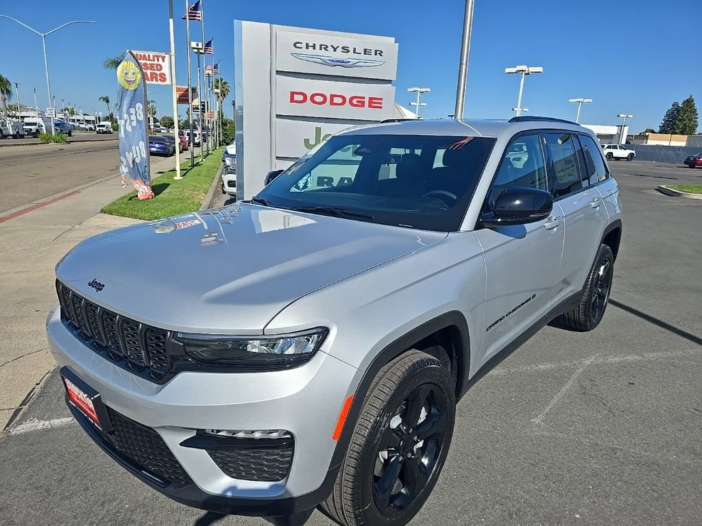 New 2025 Jeep Grand Cherokee Limited w/ Black Appearance Package AWD/4WD image 22