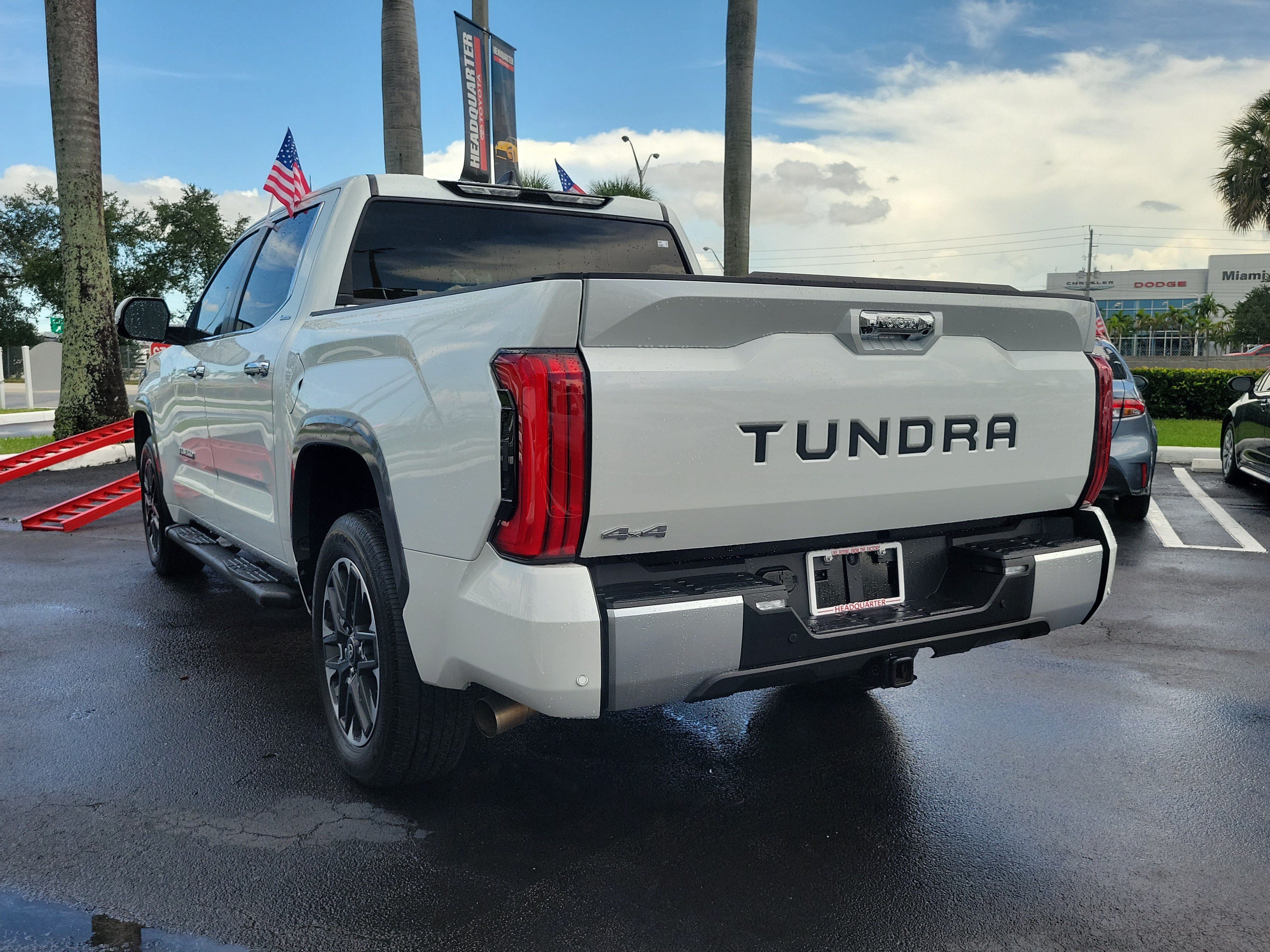 Used 2025 Toyota Tundra Limited AWD/4WD image 9