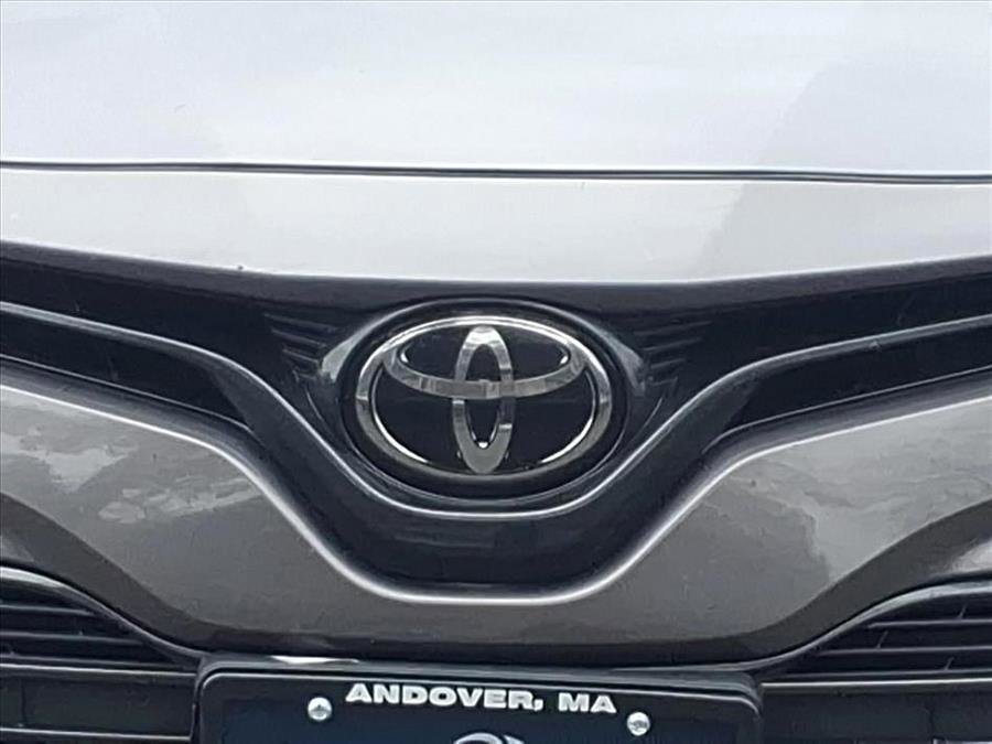 Used 2019 Toyota Camry L image 4