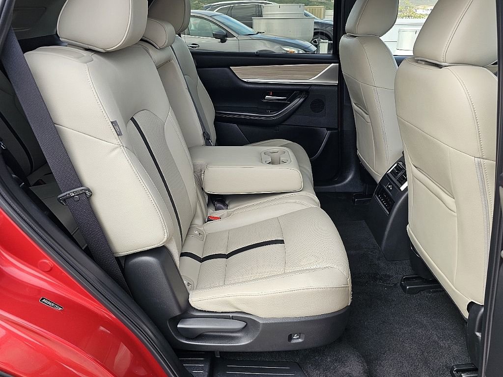 Certified 2024 MAZDA CX-90 Plug-In Hybrid w/ Preferred AWD/4WD image 23
