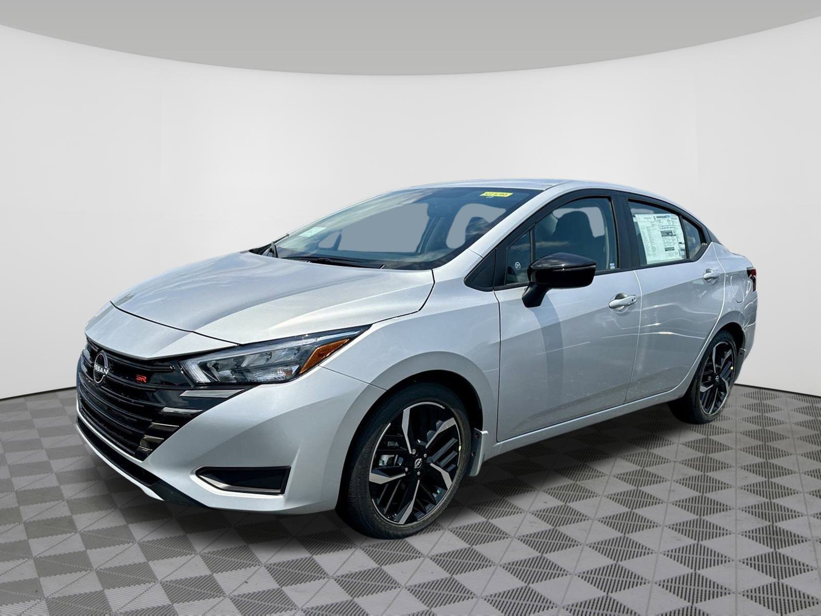 Used 2025 Nissan Versa SR w/ Trunk Package image 17