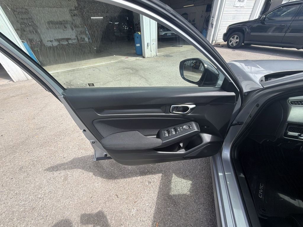 Used 2025 Honda Civic Sport image 13