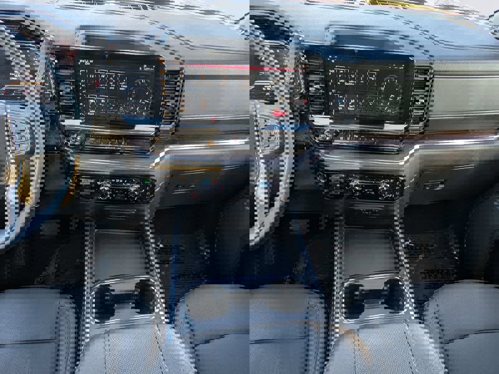 Used 2024 GMC Sierra 3500 SLT w/ SLT Premium Package image 18