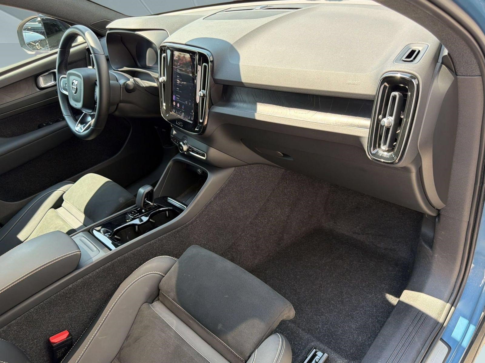 Certified 2023 Volvo C40 P8 Recharge Plus AWD/4WD image 31