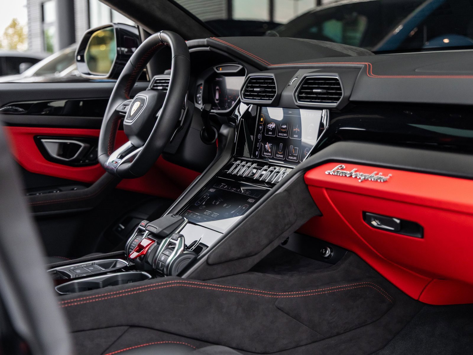 Used 2024 Lamborghini Urus S image 49