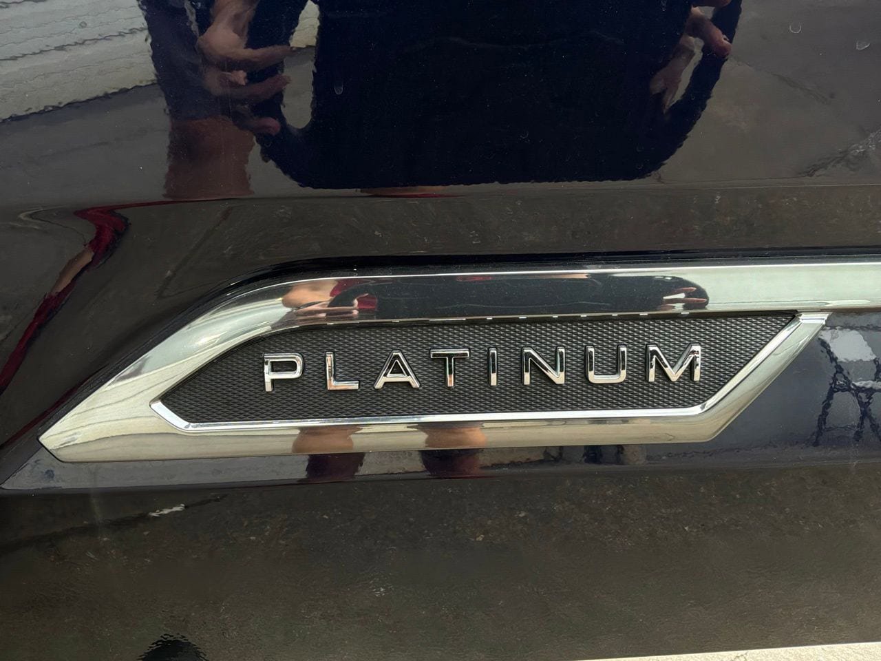 Used 2025 Toyota Sequoia Platinum AWD/4WD image 11