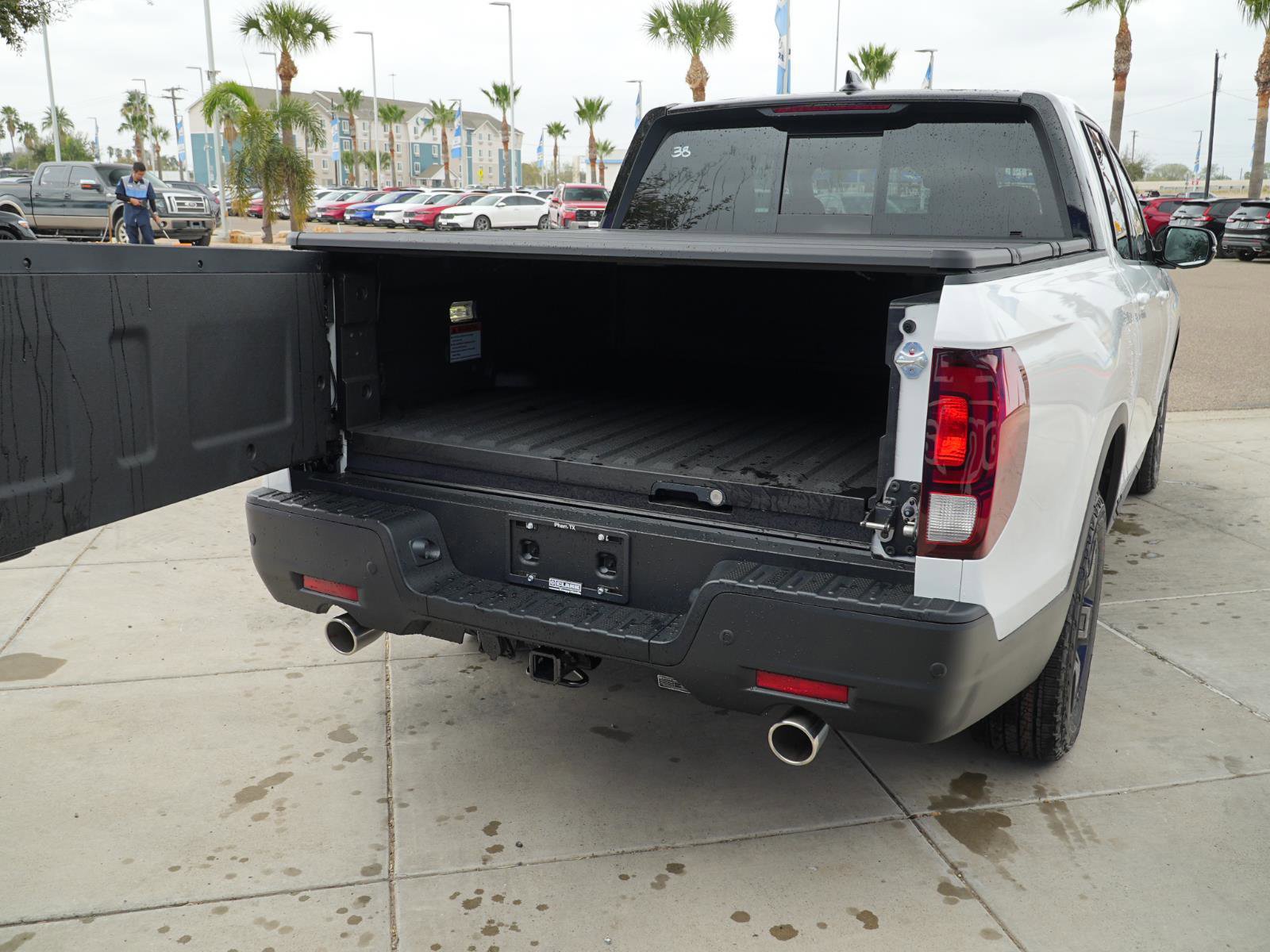 New 2026 Honda Ridgeline Black Edition image 8