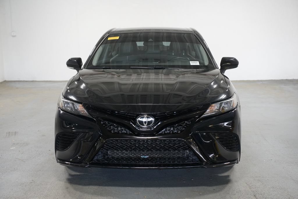 Used 2022 Toyota Camry SE FWD image 2