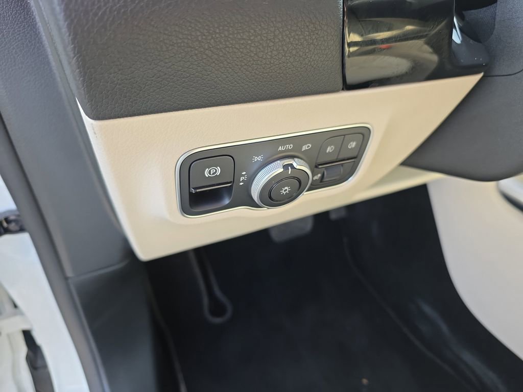 Certified 2025 Mercedes-Benz GLA 250 4MATIC image 23