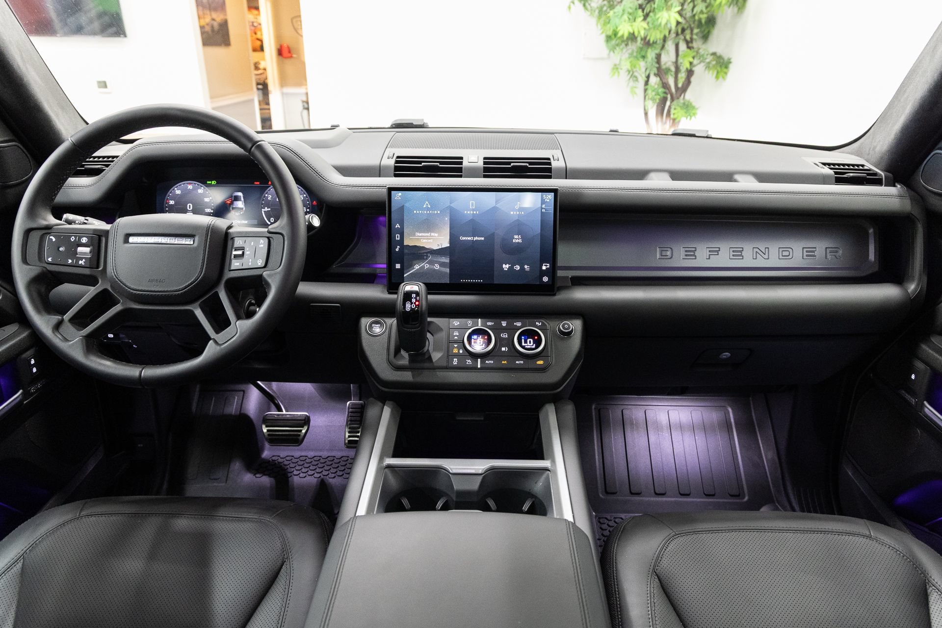Used 2025 Land Rover Defender 110 X AWD/4WD image 5