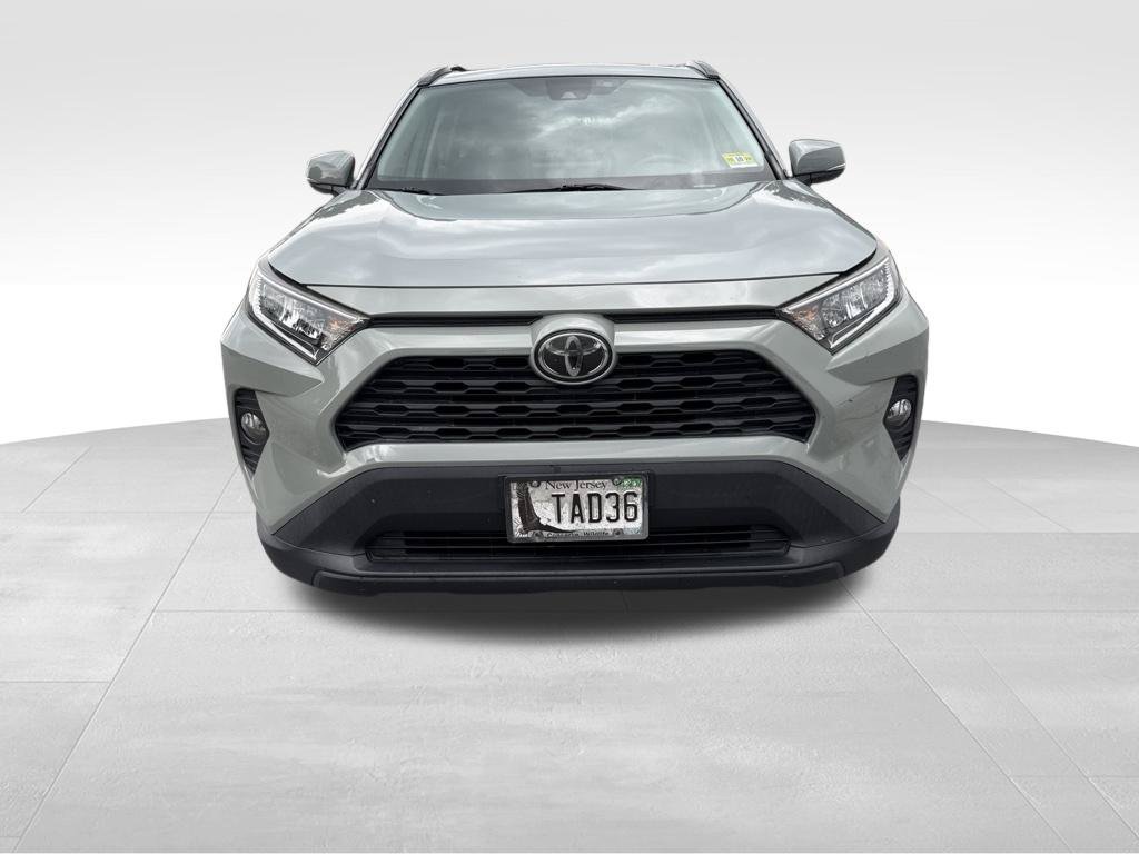 Used 2019 Toyota RAV4 XLE AWD/4WD image 3