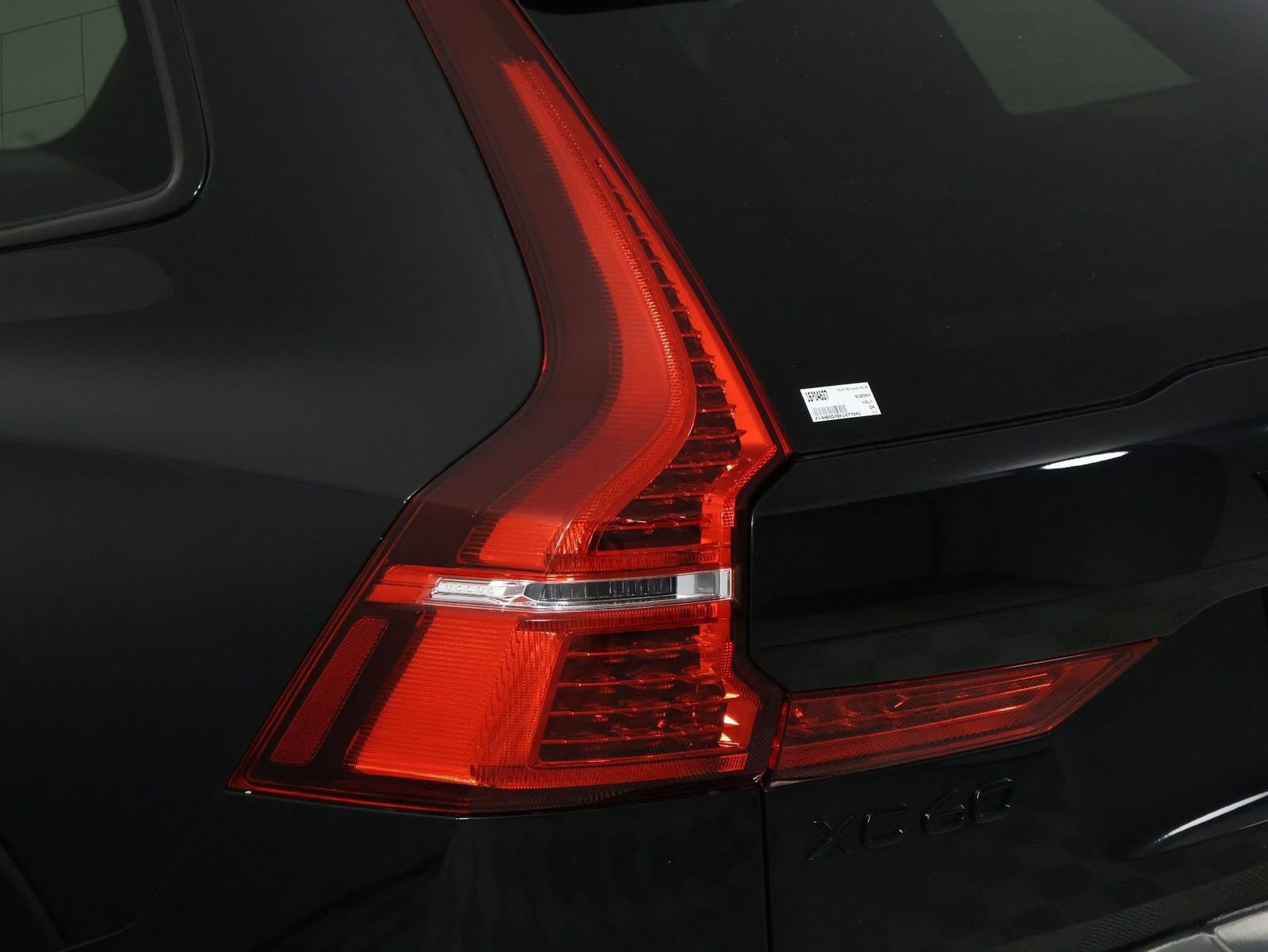 Used 2024 Volvo XC60 T8 Ultimate w/ Climate Package AWD/4WD image 18