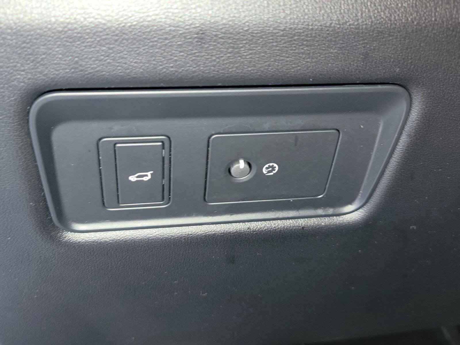 Used 2019 Land Rover Range Rover Sport HST image 30