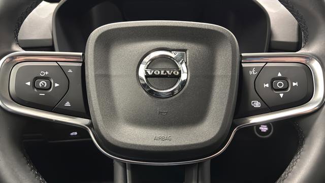 Used 2025 Volvo XC40 B5 Core w/ Protection Package Premier AWD/4WD image 16