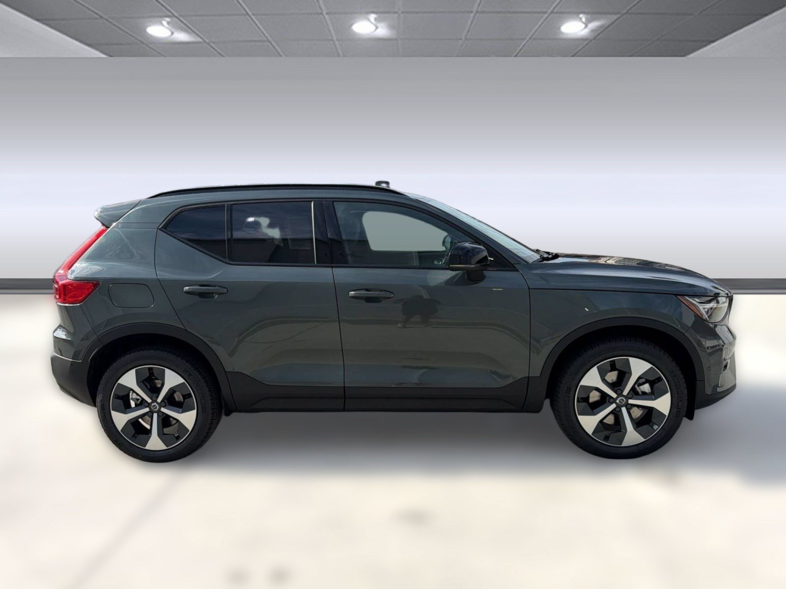 New 2026 Volvo XC40 B4 Plus w/ Protection Package Premier FWD image 8
