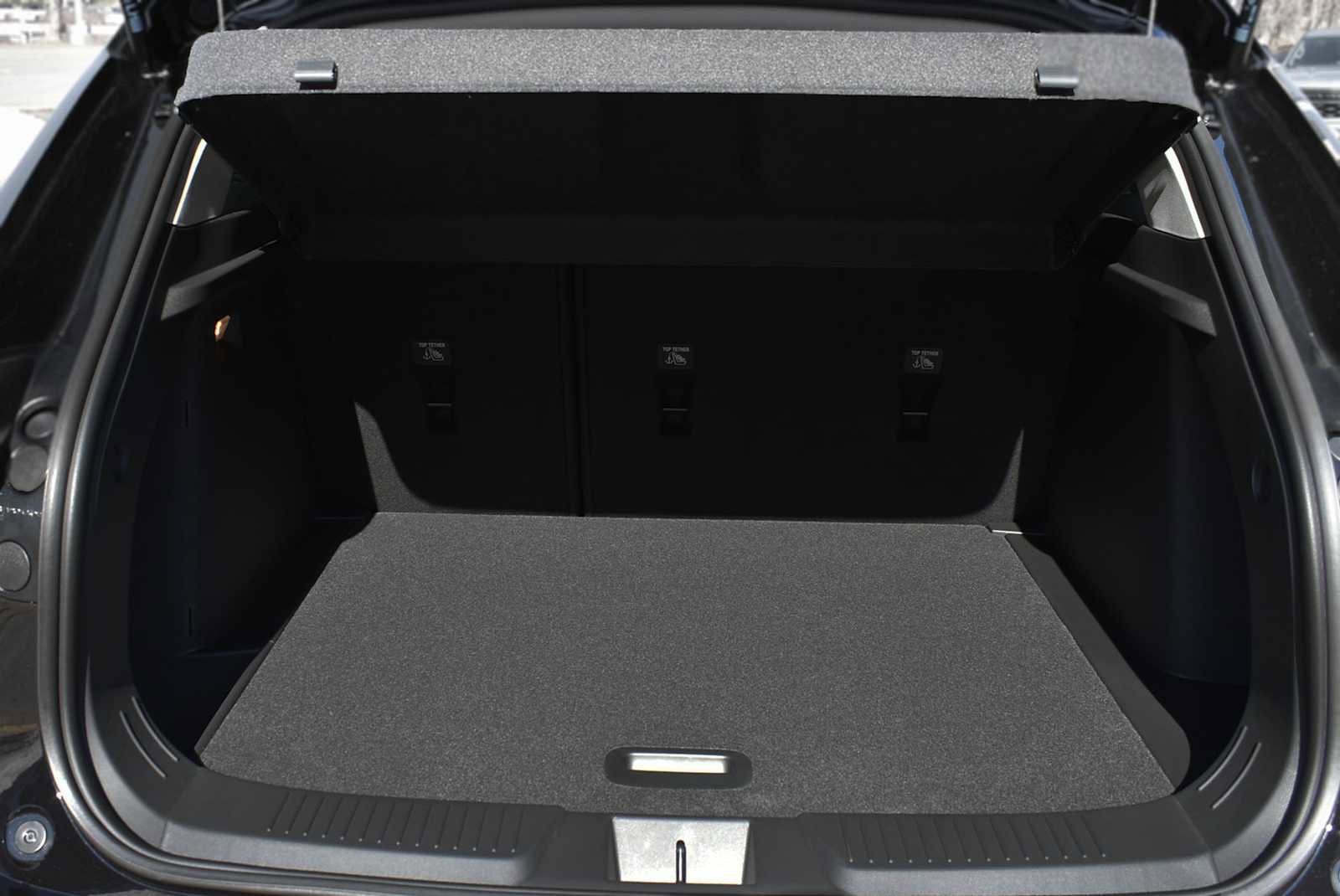 New 2026 Chevrolet Trax LT w/ Sunroof Package FWD image 8