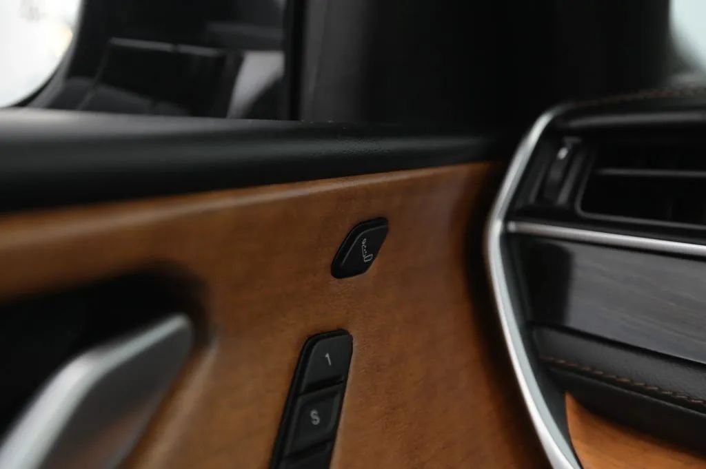 Used 2022 Jeep Grand Cherokee Summit AWD/4WD image 29