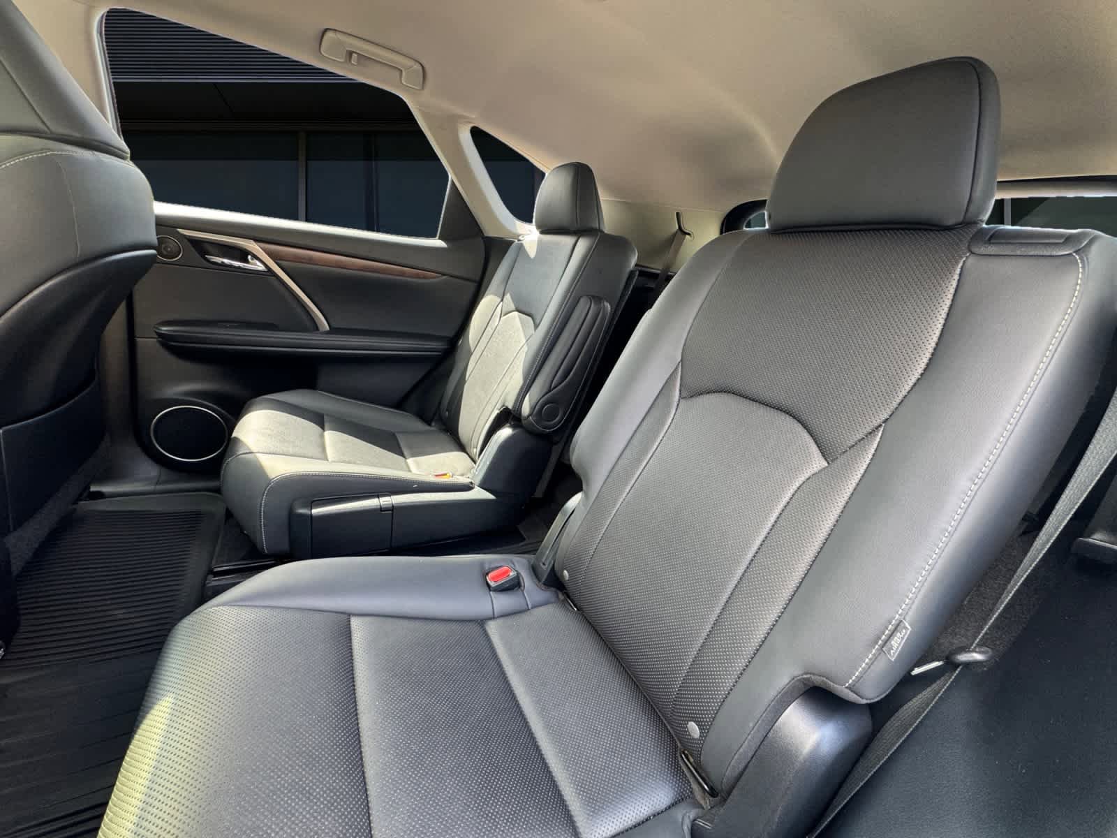 Used 2022 Lexus RX 350L Premium w/ Premium Package AWD/4WD image 16
