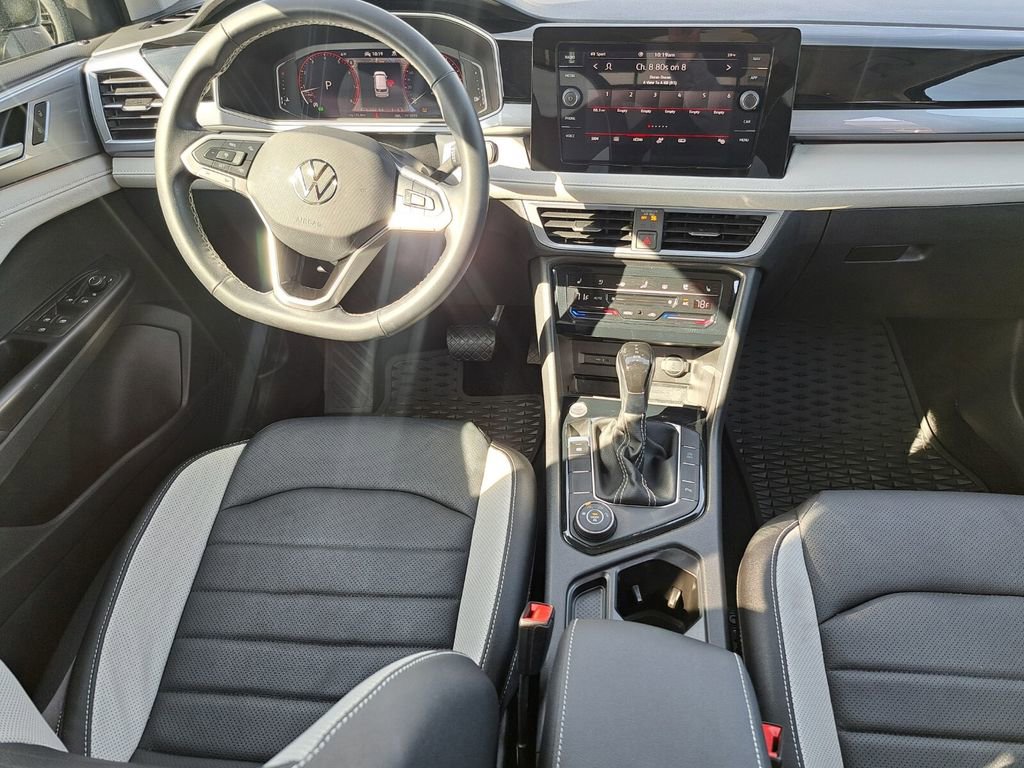 Used 2025 Volkswagen Taos SEL image 22