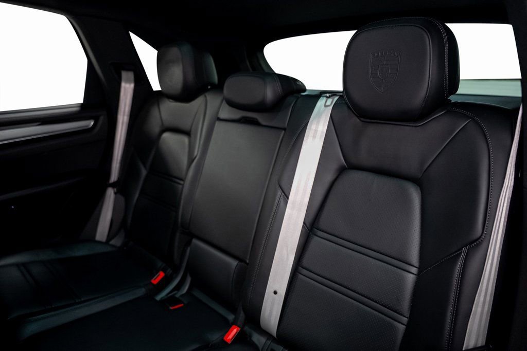 Used 2022 Porsche Cayenne S Platinum image 34