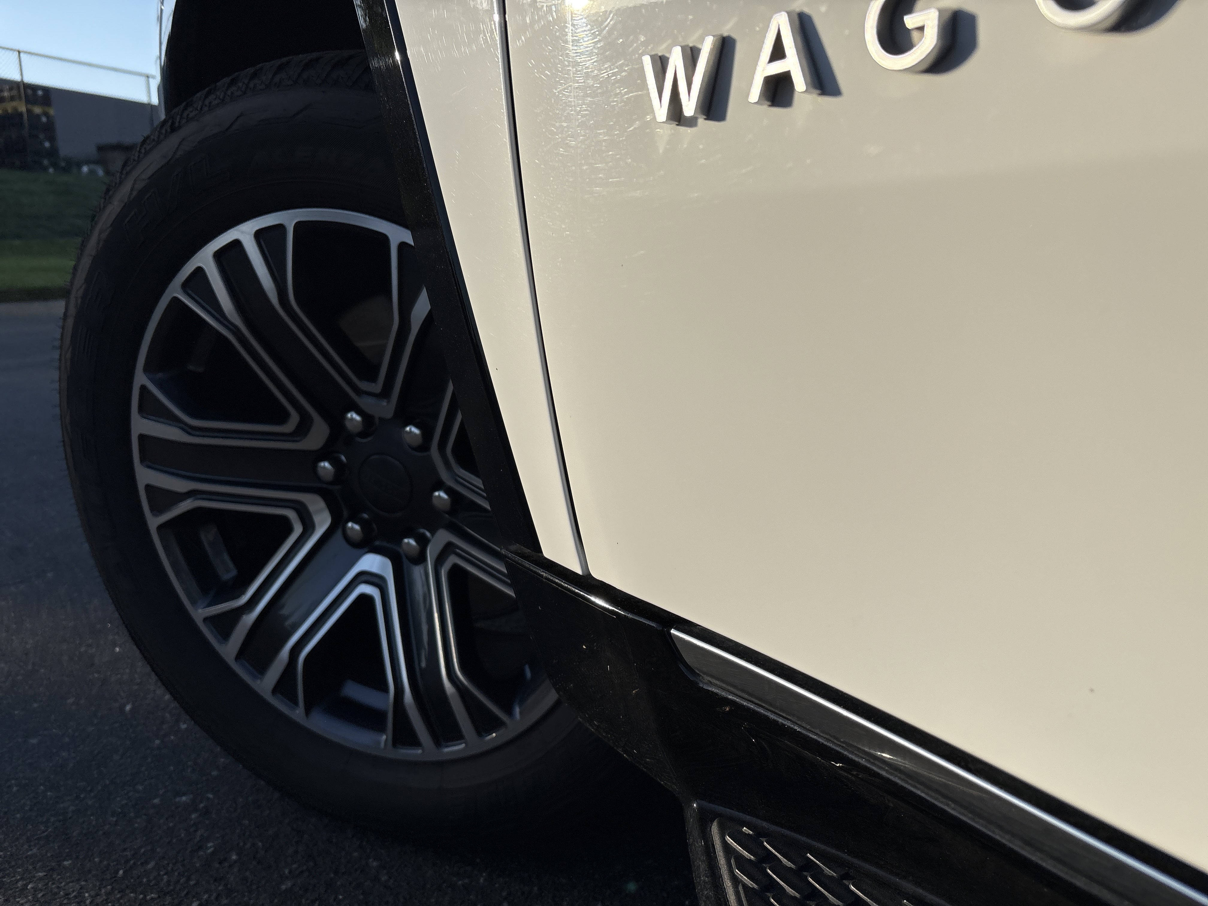 Used 2024 Jeep Wagoneer 2WD w/ Premium Group I image 12