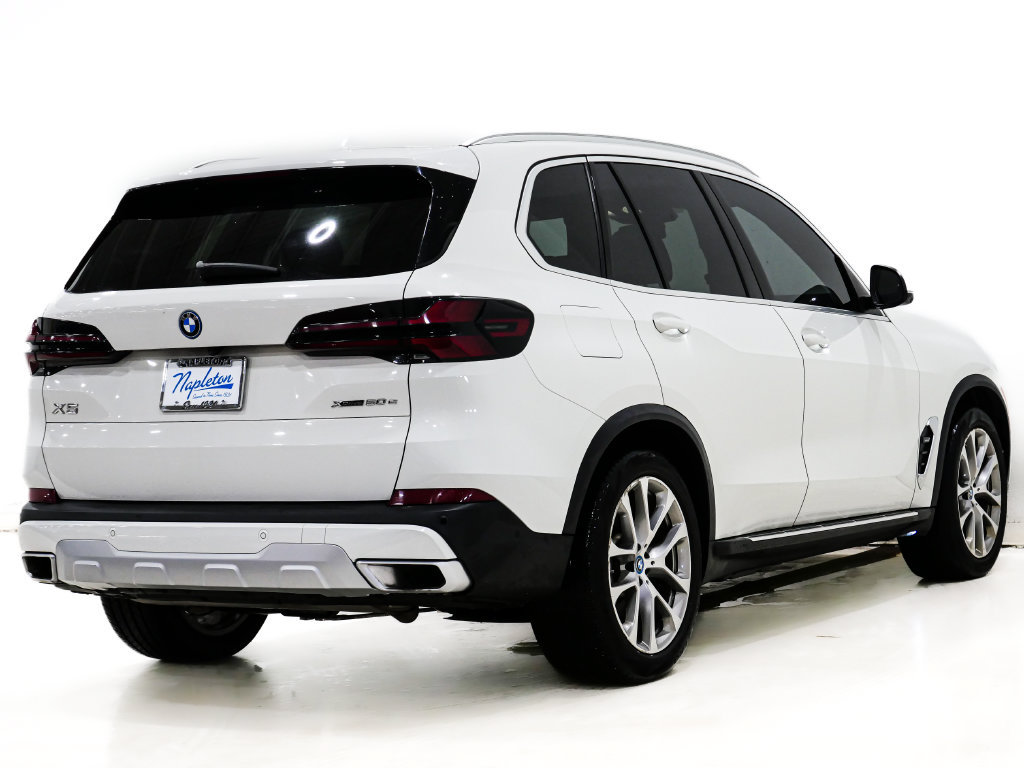 Used 2024 BMW X5 xDrive50e AWD/4WD image 7