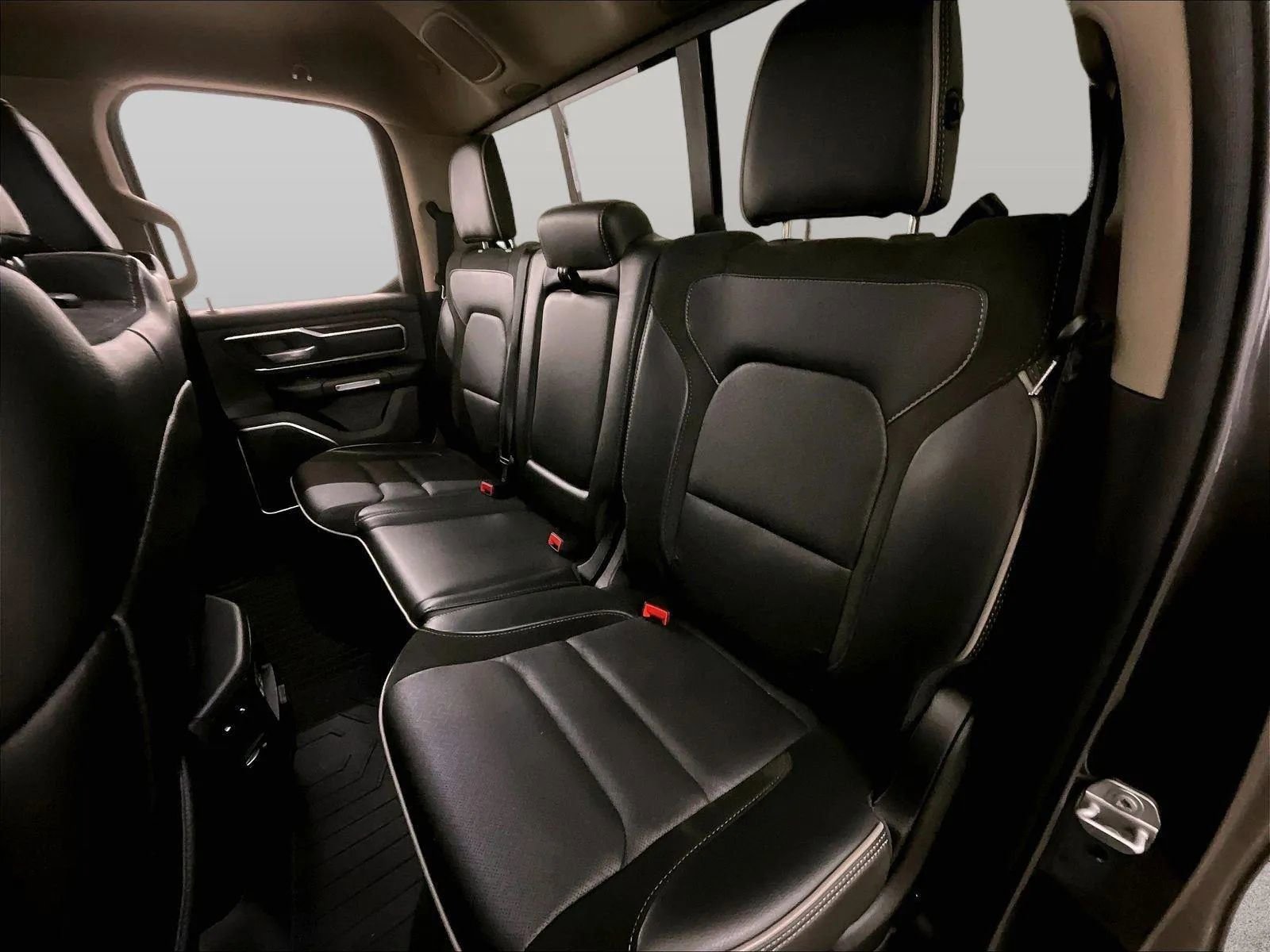 Used 2019 RAM 1500 Laramie image 25