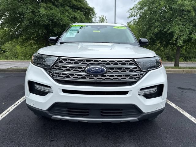 Used 2022 Ford Explorer Limited w/ Equipment Group 301A AWD/4WD image 3